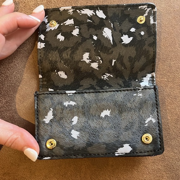 Marc by Marc Jacobs Mini Wallet Phone Purse - Picture 2 of 8